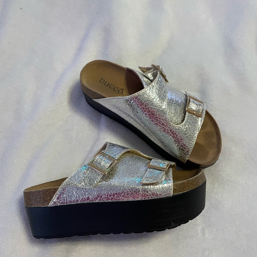 Women’s sandals